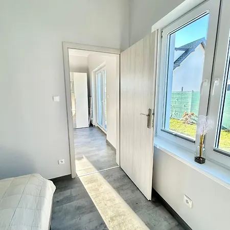 Ahoj -apartamenty- 450 M Do Plazy Apartman