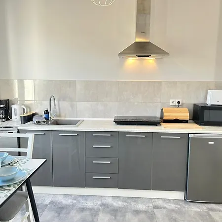 Ahoj -apartamenty- 450 M Do Plazy Apartman